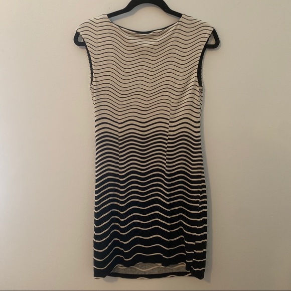 LOFT DRESS - Picture 4 of 4